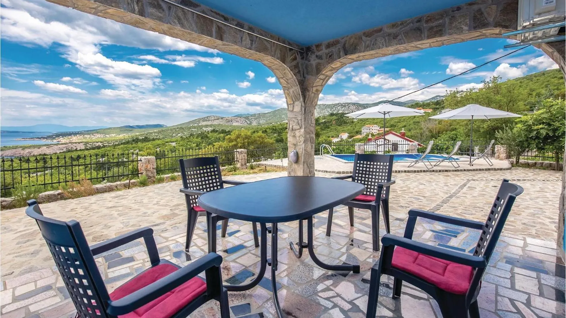 Awesome Apartment In Klenovica With Wifi